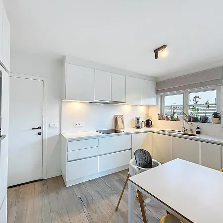 Maison Au'gust - *